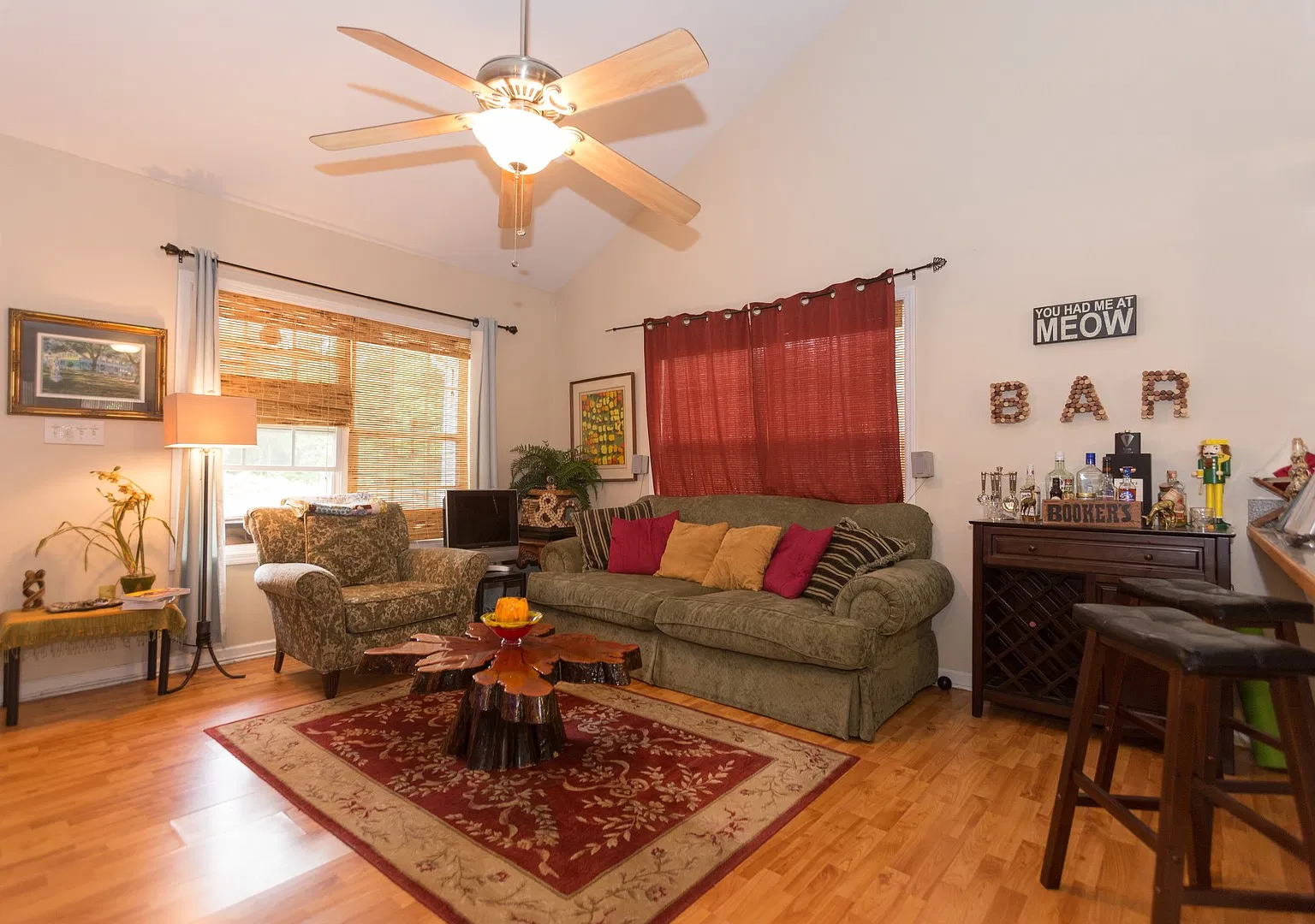 Cozy 3 bedroom house on Fourth street! — Photo 1