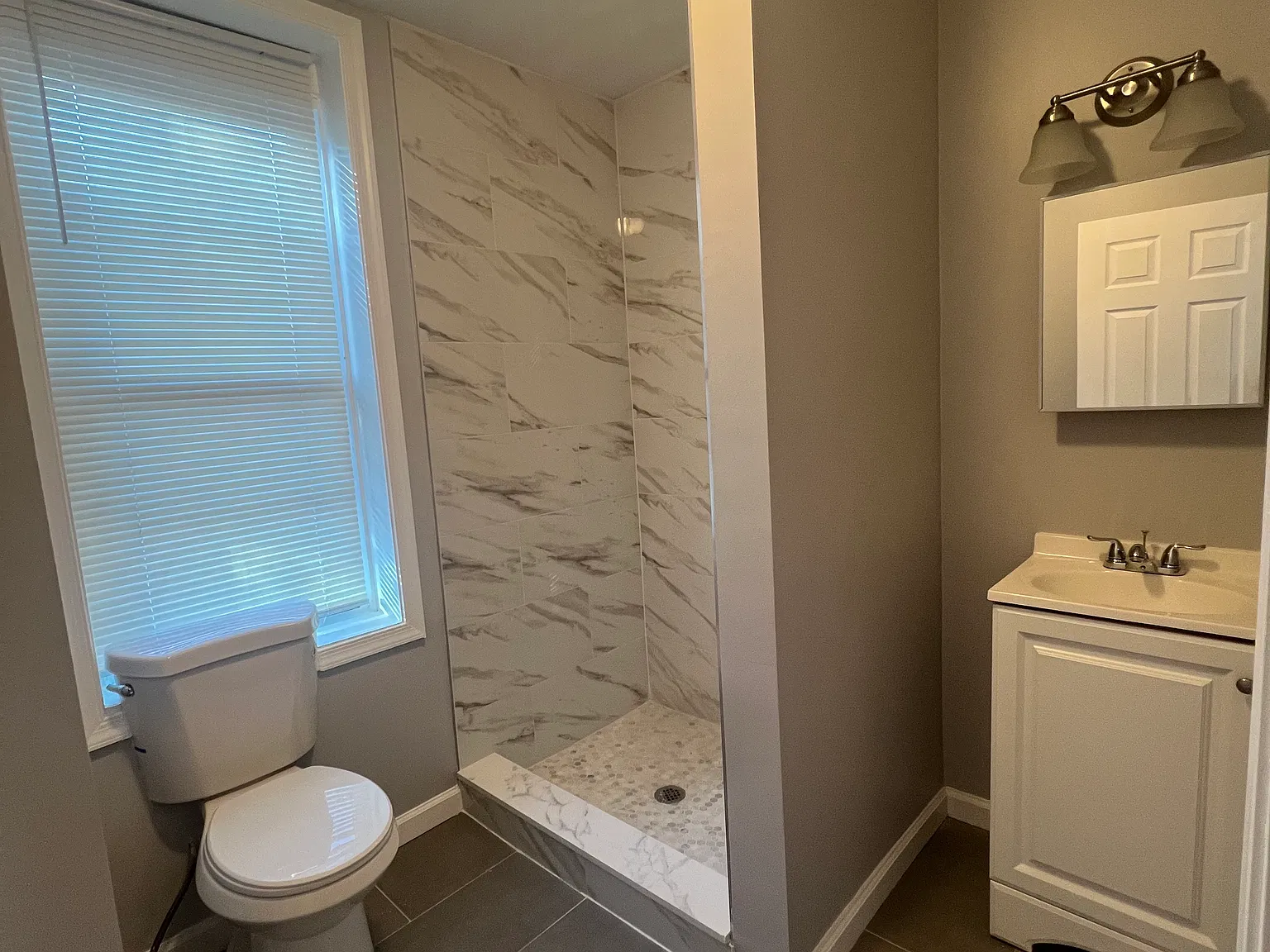 1144 W Huntingdon St — Photo 2