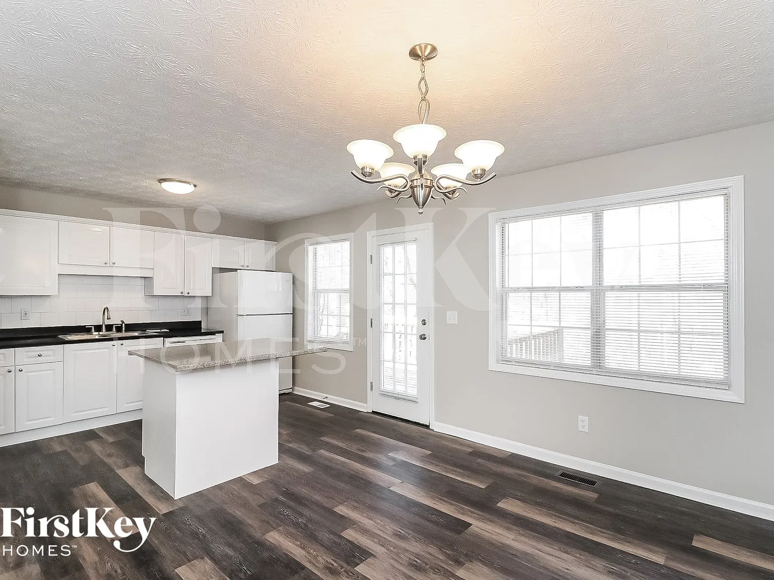 4 bed, 3.0 bath, 1700 sqft, $2,325 — Photo 4