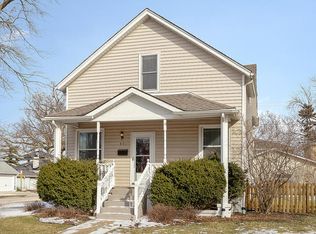 801 Singer Ave, Lemont, IL 60439