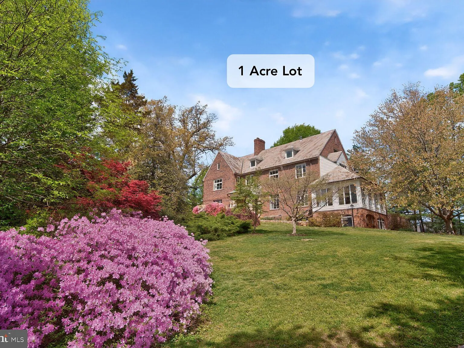 6 bed, 6.0 bath, 7885 sqft, $9,200 — Photo 4