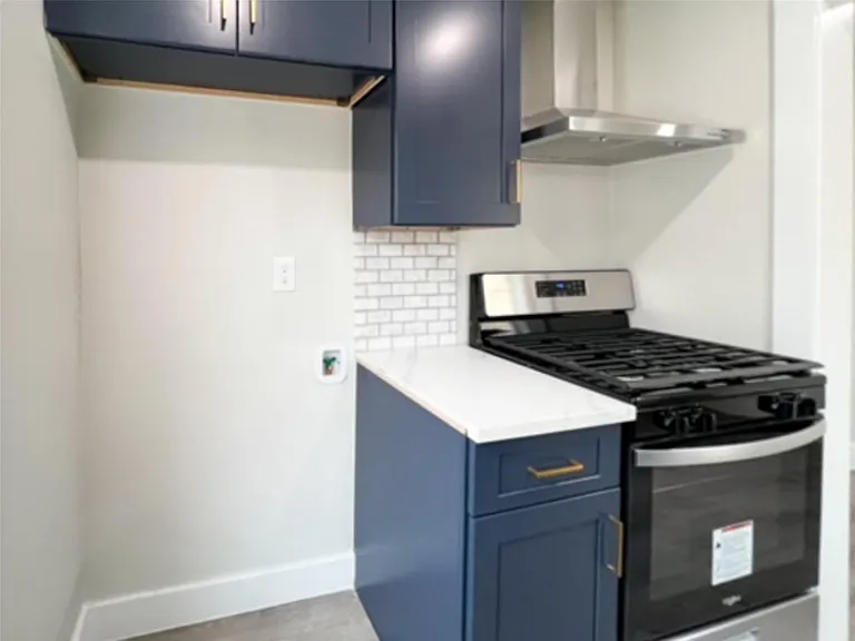 4704 Greenbriar St — Photo 6