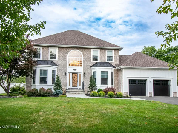 9 Pondview Drive, Tinton Falls, NJ 07724