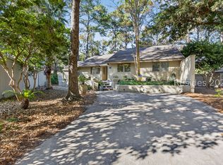 8 Pine Ct, Hilton Head Island, SC 29928