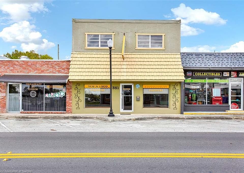 1st image of 351 E Interlake Blvd