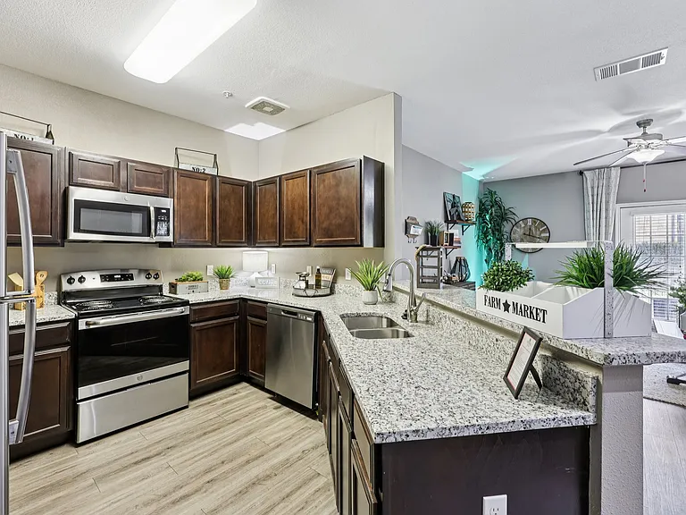 The Landing at Little Elm Apartments — Photo 26