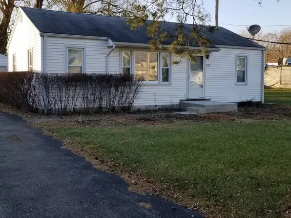 2128 N Frolic Ave, Waukegan, IL 60087