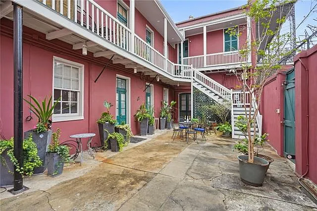 1104 Dauphine St #3 — Photo 28