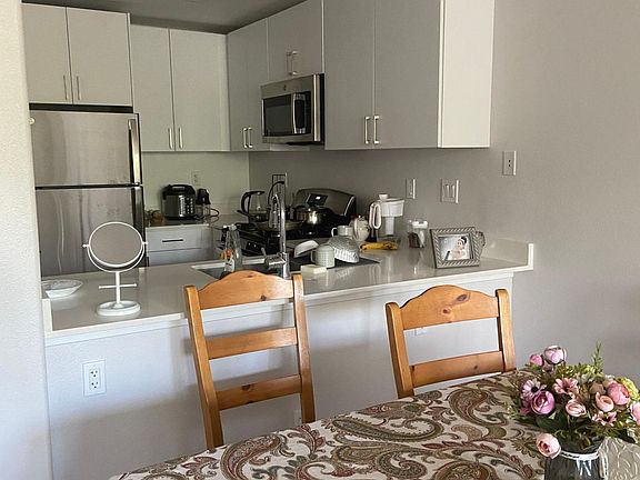 4th image of 27124 Silver Oak Ln #1213