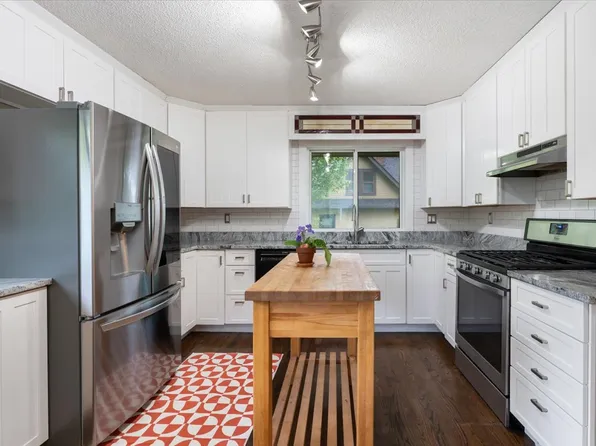 2 Belvidere St E, Saint Paul, MN 55107
