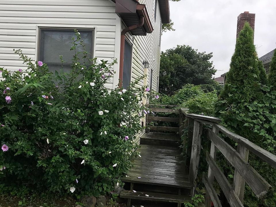 1st image of 270 Livingston Ave