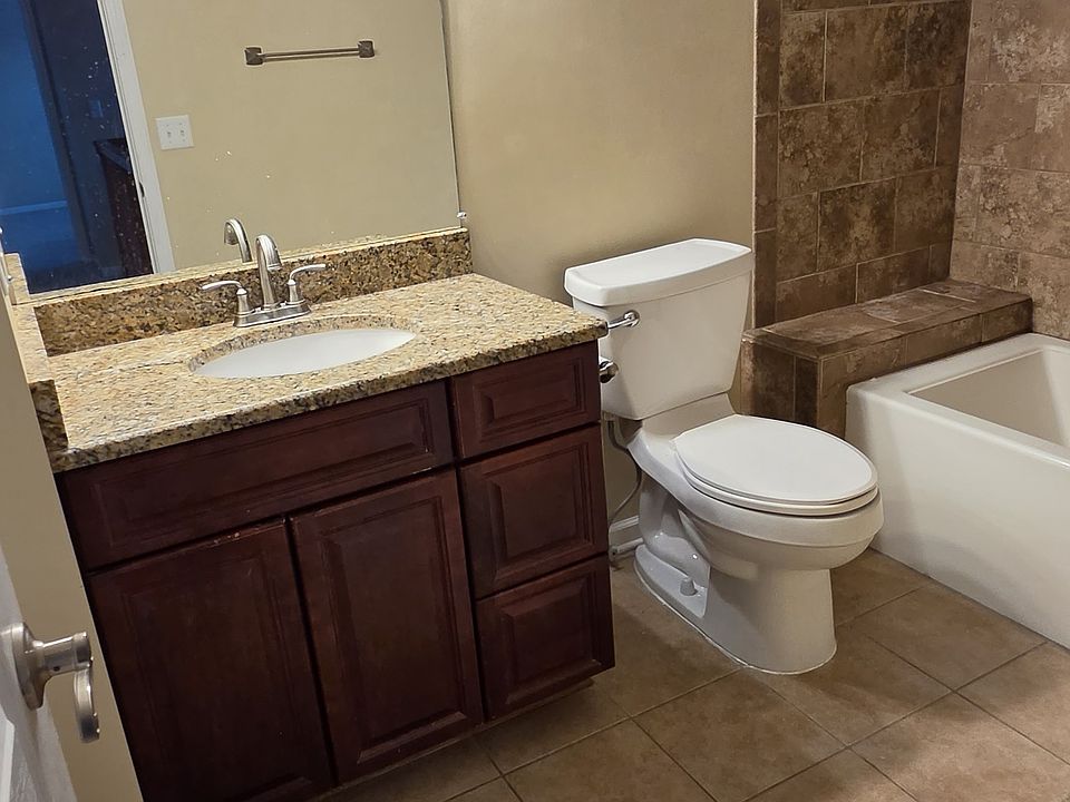 380 Huntington Ct, photo 18