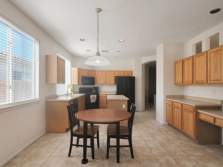18651 W Sunrise Dr — Photo 9
