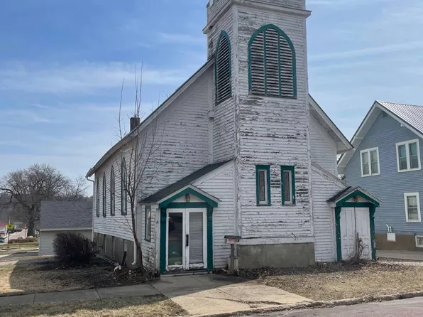 712 Park St, Jackson, MN 56143