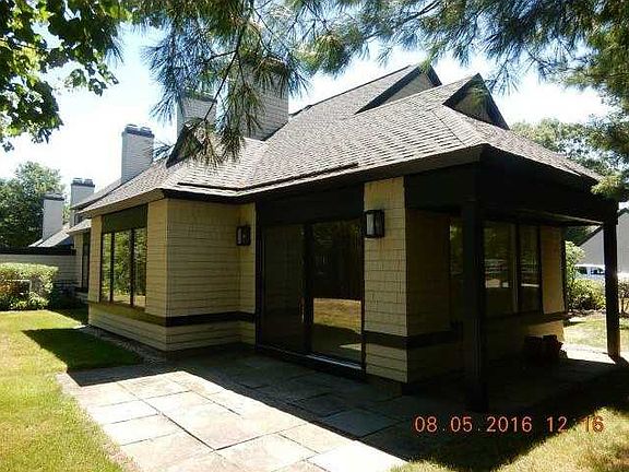 5th image of 9 Martingale Ln #92