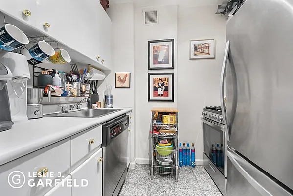 Rented by Leslie J. Garfield | media 9