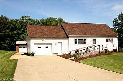 3rd image of 467 Meadow Dr