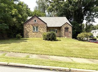 525 Riverview Dr, New Kensington, PA 15068