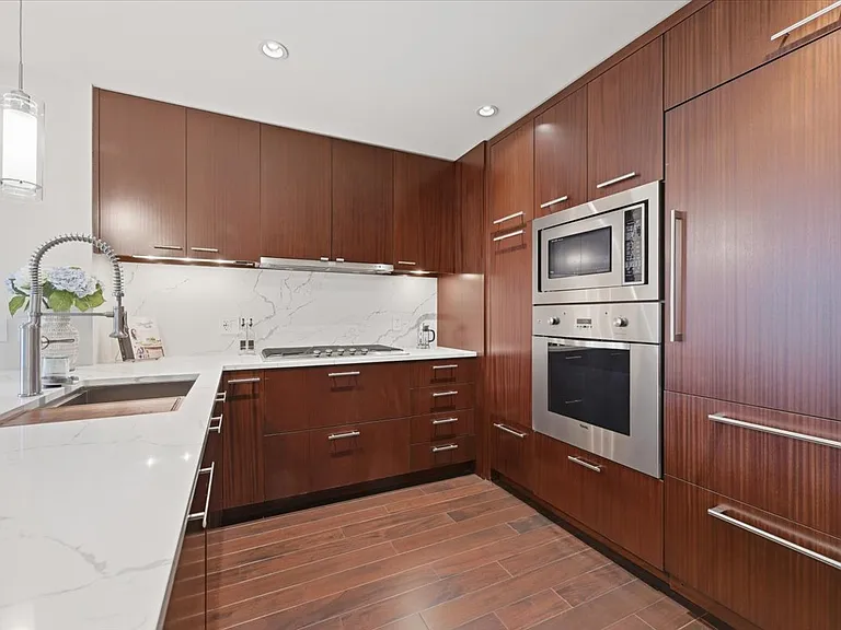 10700 NE 4th St #1006 — Photo 9