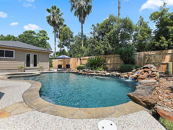 3rd image of 2306 Pine Blossom Ct