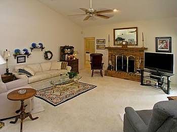 3rd image of 1036 Dunhurst Ct