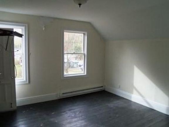 2nd image of 1041 E River Dr