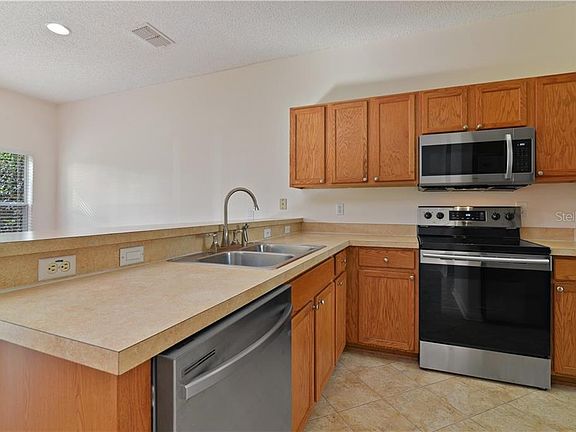 5th image of 2261 Leland Ln