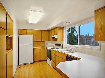 5th image of 3530 NE 147th St