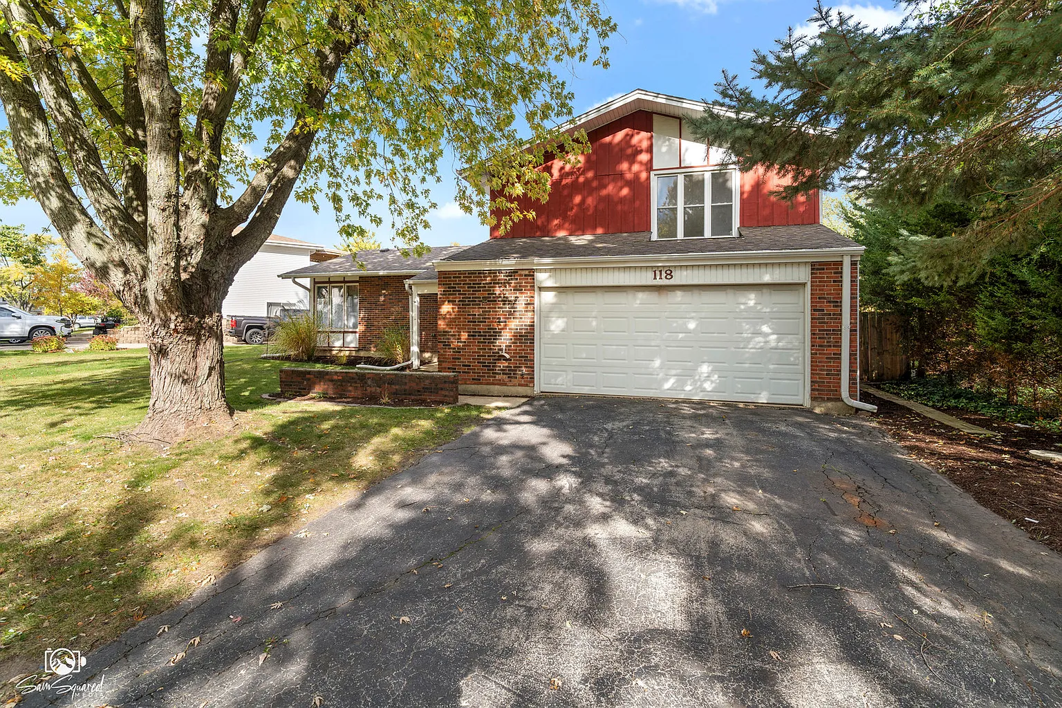 118 Camelot Way photo 1