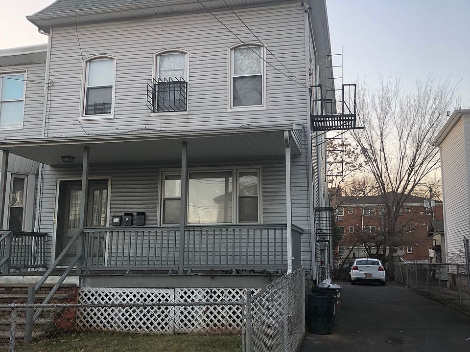 2nd image of 444 Monroe Ave APT 1