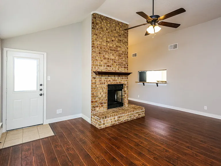 8705 Elbe Trl — Photo 5
