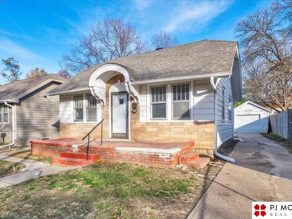 2747 N 49th St, Omaha, NE 68104