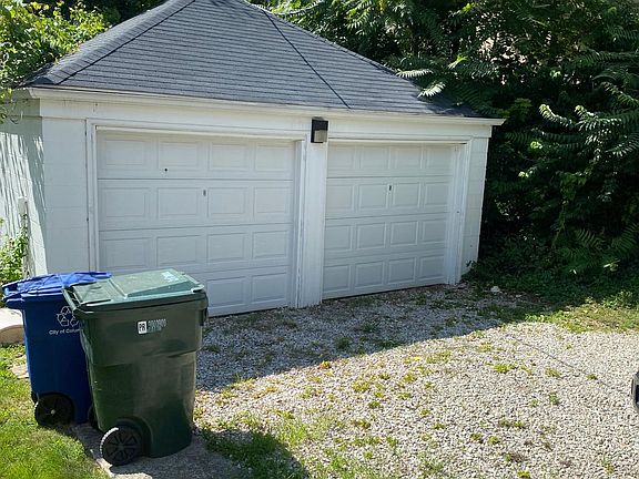 3rd image of 3179 Dorris Ave