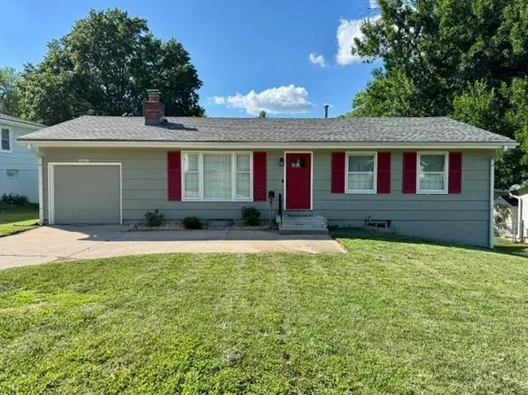 3530 NE 46th St, Kansas City, MO 64117