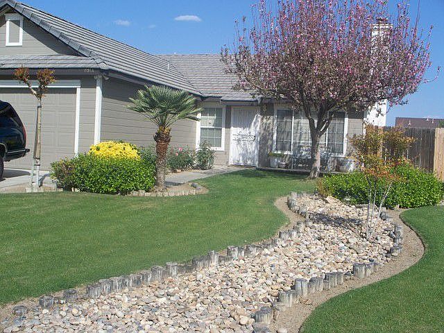 GREAT CURB APPEAL