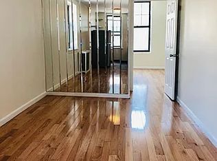 36-32 32nd St #2R, Astoria, NY 11106
