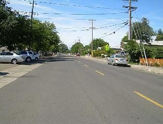1st image of 415 Oak Manor Dr