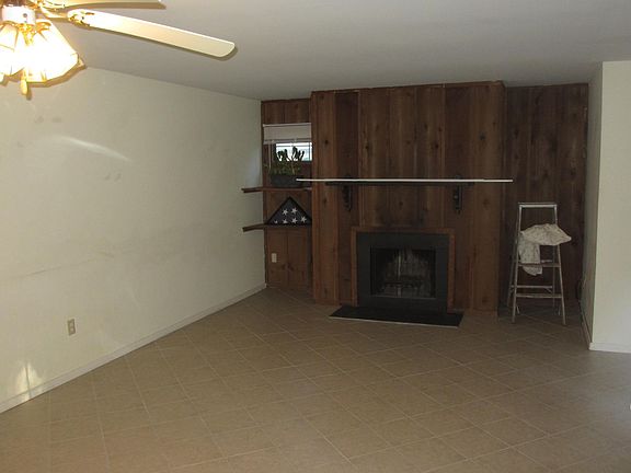5th image of 1303 Holly Stream Ct