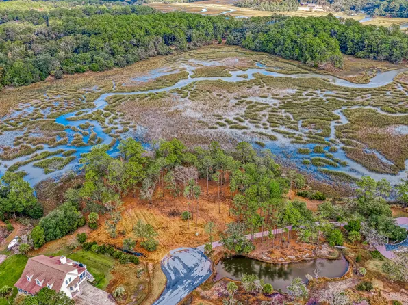 3 Cattail Ct, Beaufort, SC 29907