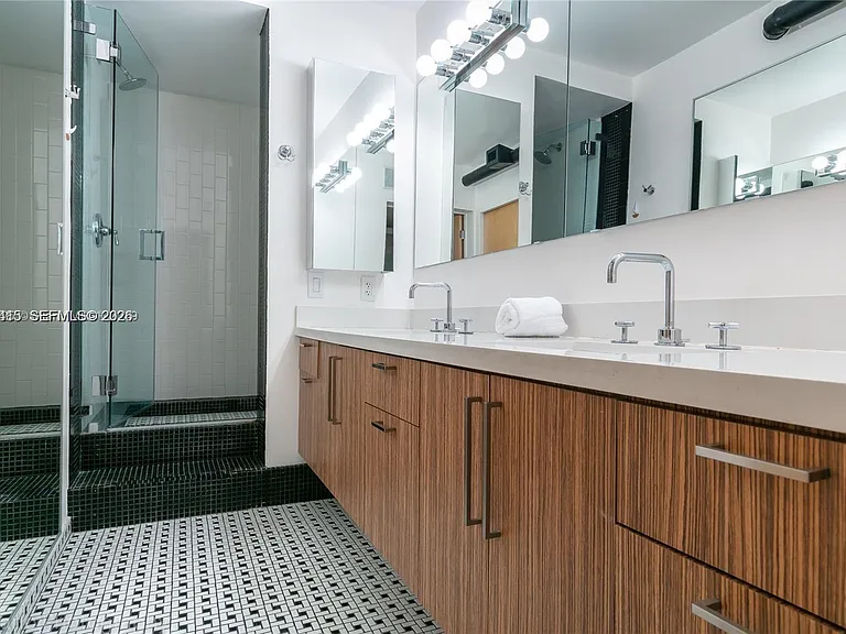 590 Ocean Dr #7C — Photo 23