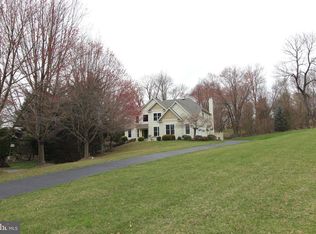 9 Cherry Ln, Newtown Square, PA 19073