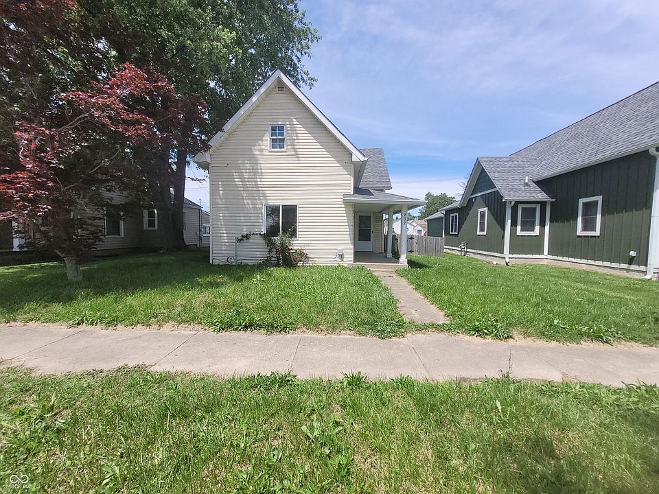 1st image of 932 W Main St