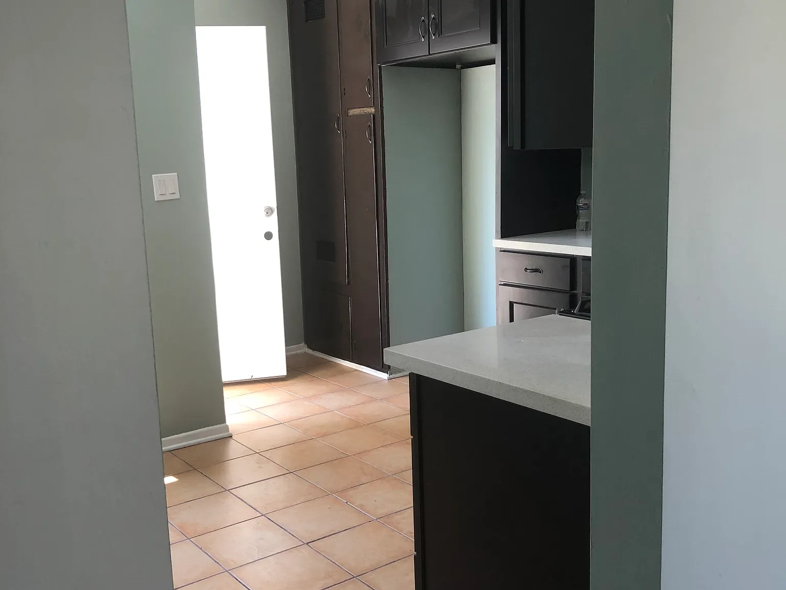 2 bed, 900 sqft, $2,300 — Photo 3
