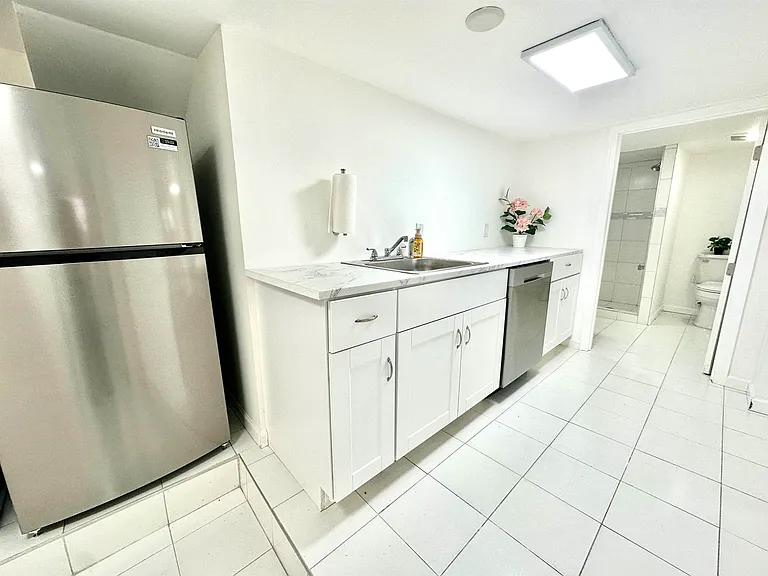 247 Clendenny Ave #1 — Photo 7
