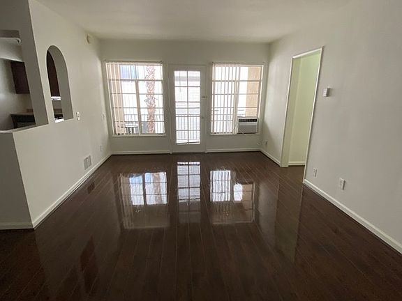 3rd image of 443-449 S Mariposa Ave #447-7