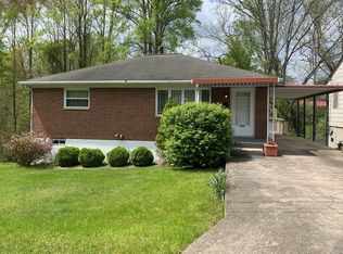 204 Sunnypoint Ave, Oak Hill, WV 25901