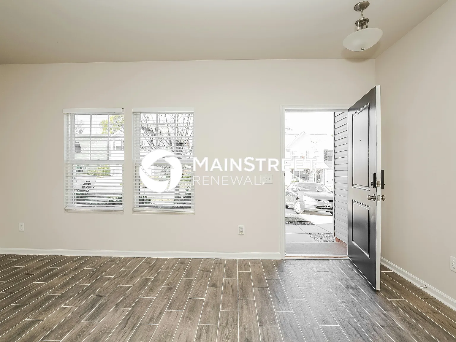 1028 Bitting Hall Cir — Photo 3