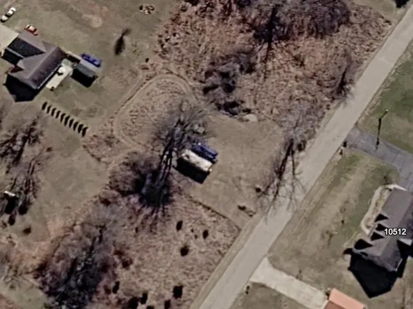 10535 Sherlock Dr, Cement City, MI 49233