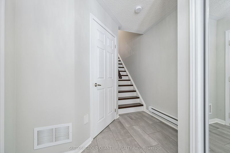 Oakville Townhouse for rent - 2 Bedrooms — photo 2