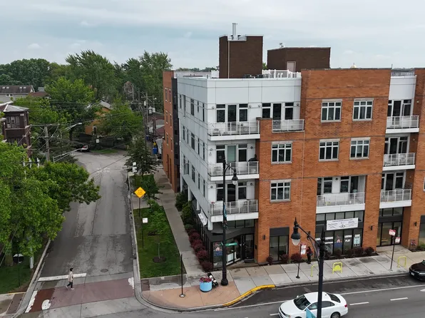 4770 N Manor Ave APT 405, Chicago, IL 60625